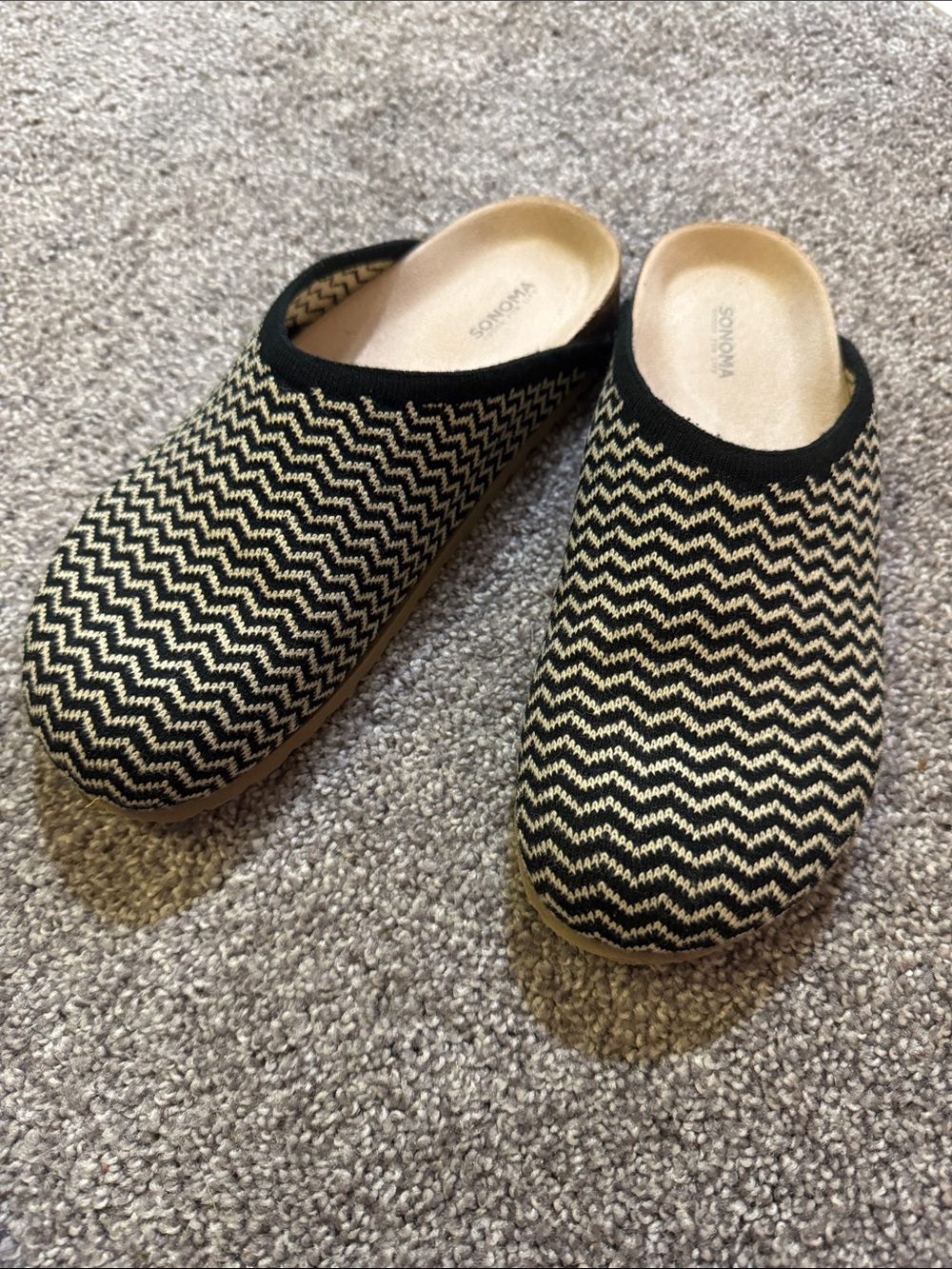 Sonoma Black & Cream Zigzag Knit Slip-Ons